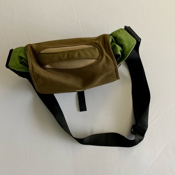 Crumpler 5 Million Dollar Home Camera Bag, Brown and Olive - Picture 3 of 9